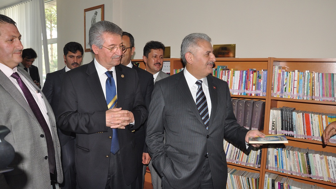 Ulaştırma Bakanı Sayın Binali YILDIRIM yeni kütüphanemizin açılışında.